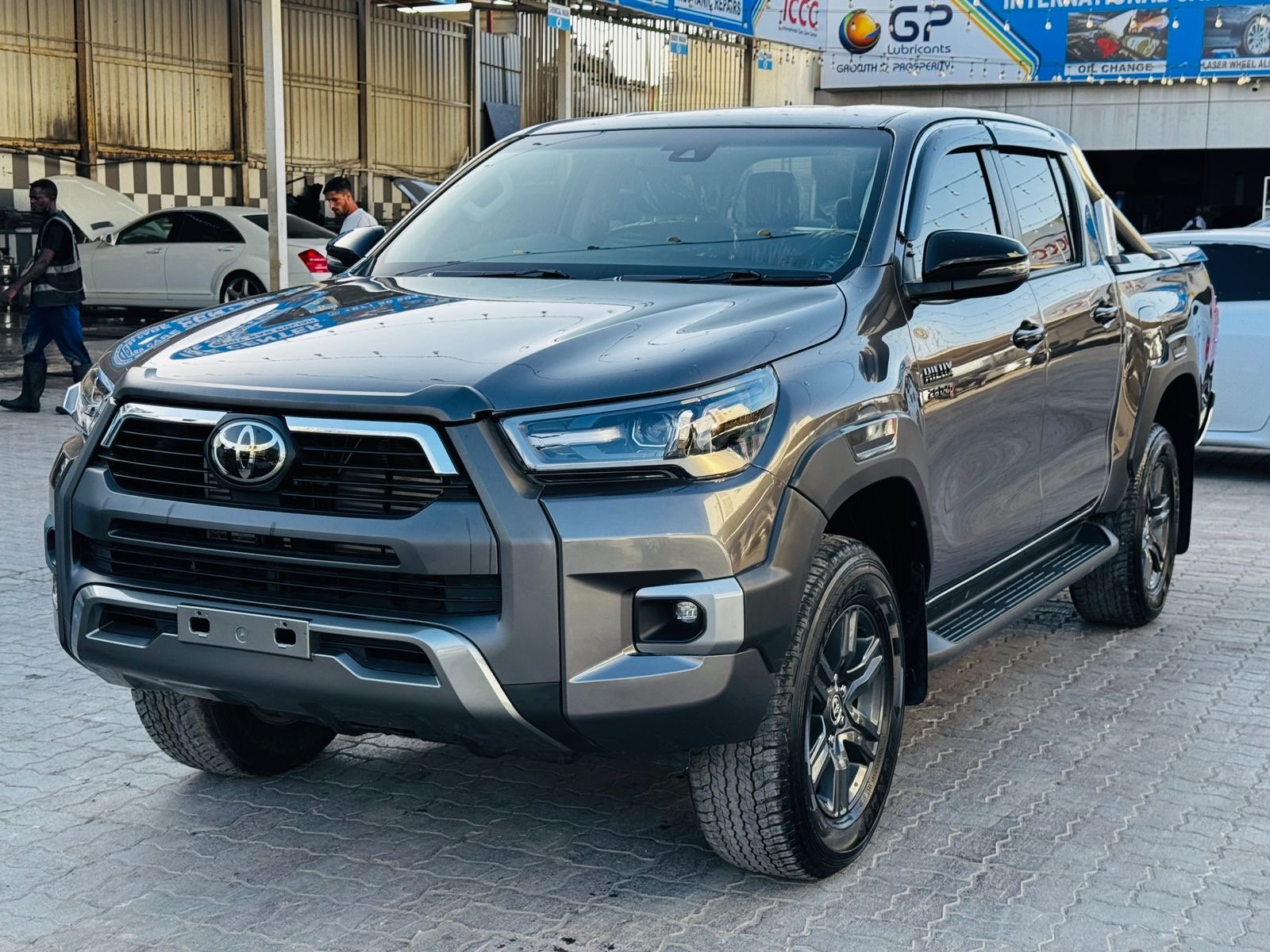 Toyota Hilux SR5 2023 Key Start Grey image